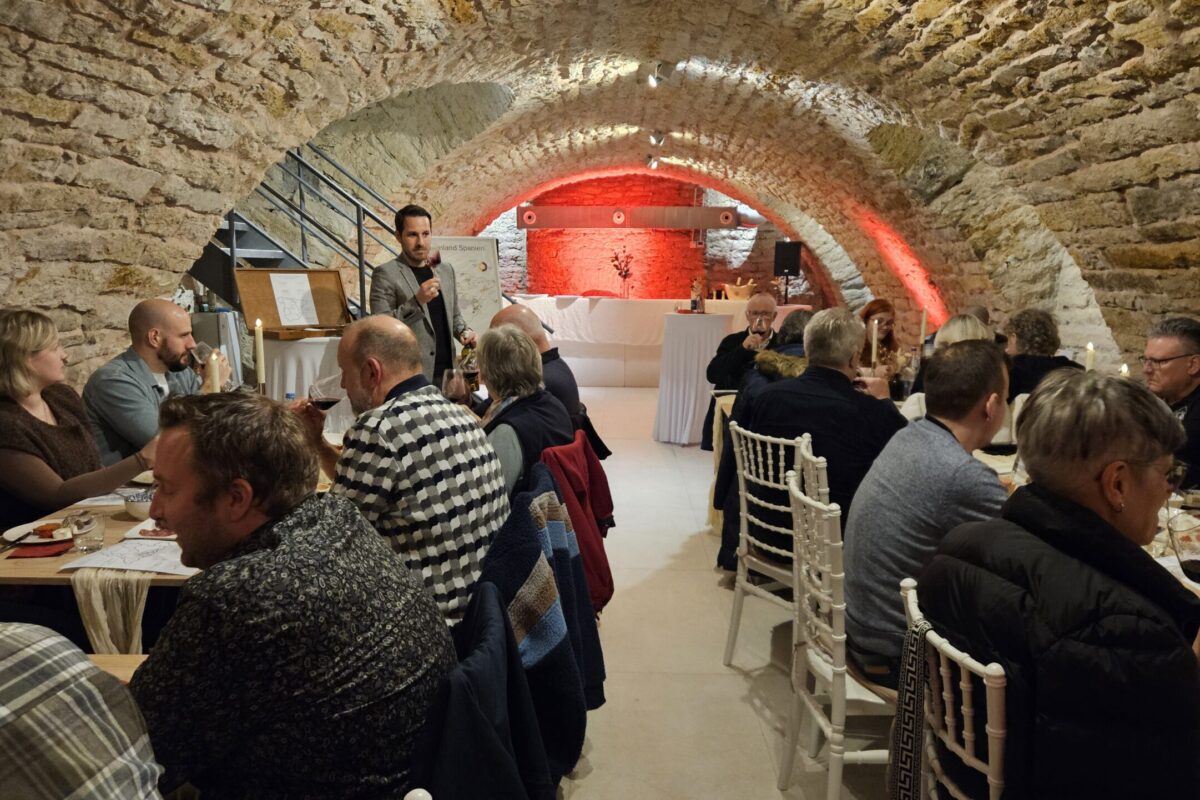Wein - und Genussabend im Alten Gewölbekeller von Genusshochzwei